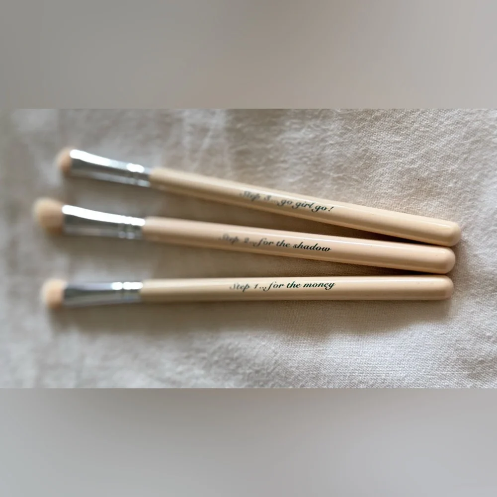 THE VINTAGE COSMETIC CO. 3 Pcs Cream Makeup Brush Set Eyeshadow Brushes